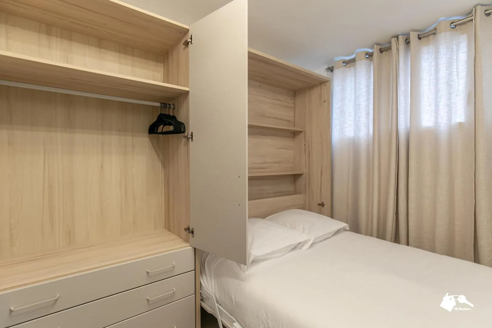Mba - Beslay - Splendide Appartement Paris Centre 0*,